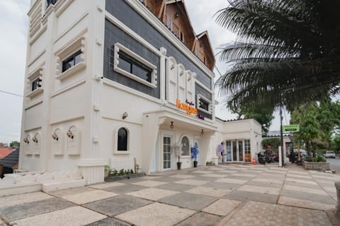 Property building, Facade/entrance