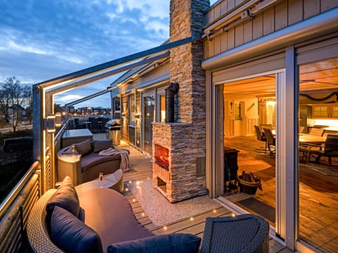 Property building, BBQ facilities, View (from property/room), Balcony/Terrace, Seating area, Dining area, fireplace