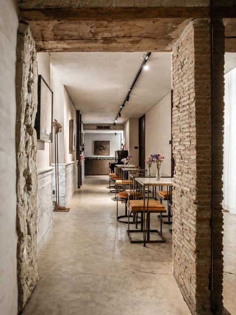 Communal lounge/ TV room, Breakfast