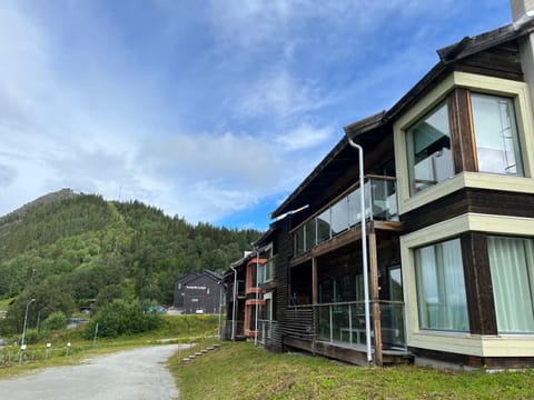 Facade/entrance, Summer, Mountain view, Mountain view