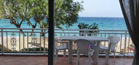 Natural landscape, View (from property/room), Balcony/Terrace, Beach, Sea view