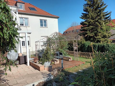 Property building, Garden