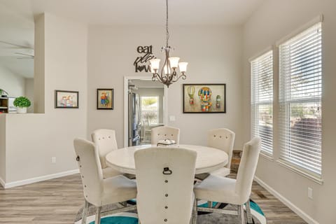 8 Mi to Dtwn Reno Cozy Sparks Escape with Fireplace House in Sparks