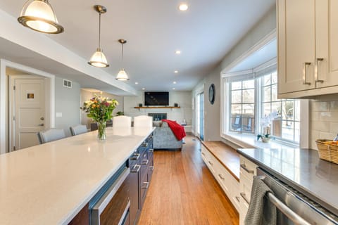 Bike and Kayak Lakefront Prospect Heights Home House in Wheeling