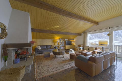 Communal lounge/ TV room, Living room