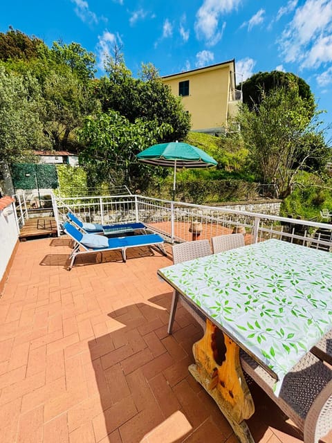 Spring, Day, Garden, View (from property/room), Balcony/Terrace, Dining area, Garden view, sunbed