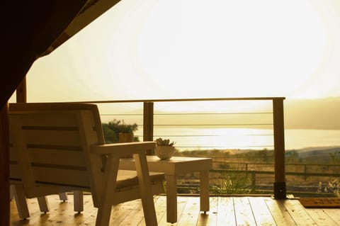 View (from property/room), Balcony/Terrace, Lake view, Sunset