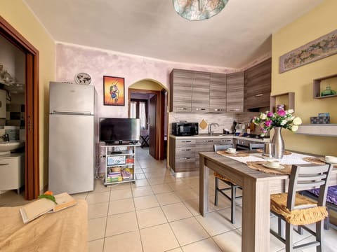 Kitchen or kitchenette, Seating area