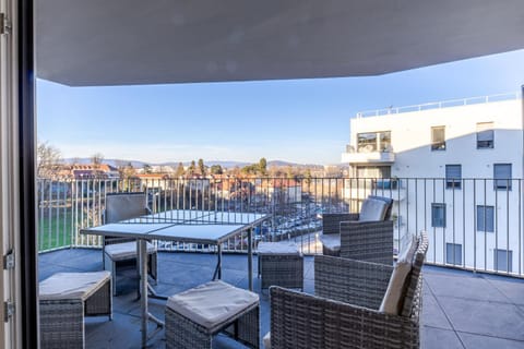 La Plume Vue Lac 3 étoiles - Garage privé, Secteur recherché, Moderne & tout équipé, 6 personnes Apartment in Annecy