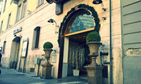 Facade/entrance, Day