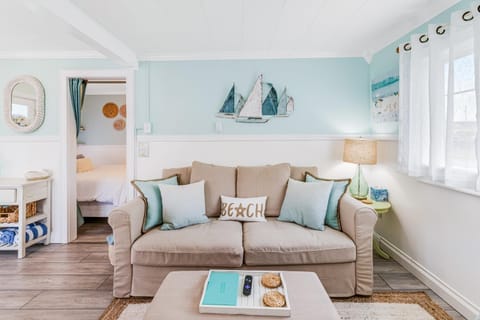 Sand & Sea Glass House in Long Beach