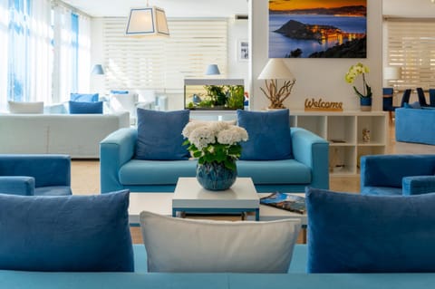 Communal lounge/ TV room, Lounge or bar