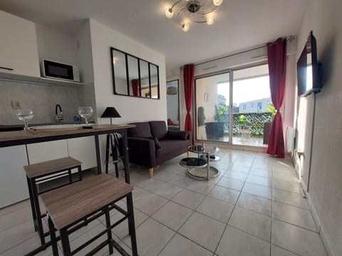 Kitchen or kitchenette, Living room