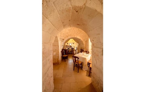 Restaurant/places to eat, Dining area