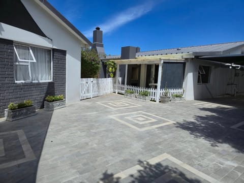 Property building, Seating area, Parking