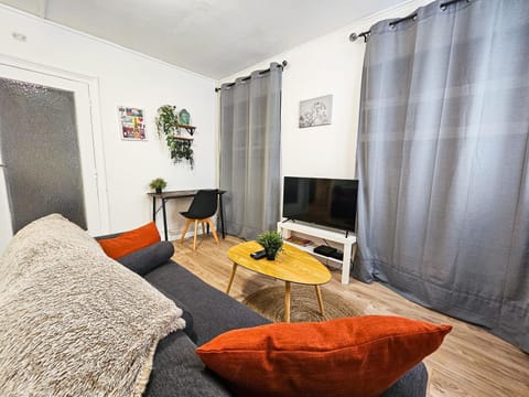 Beau T1 2 personnes BERGSON Apartment in Saint-Étienne