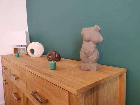 Scandinave - proche gare & centre-ville - stationnement - cour intérieure table & chaises Apartment in Brittany