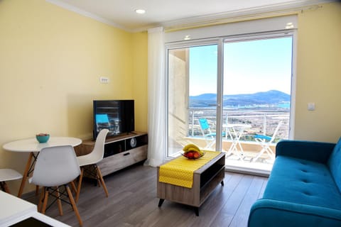 Living room, Sea view