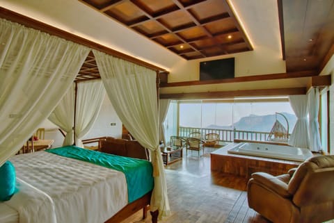 Bed, TV and multimedia, View (from property/room), Photo of the whole room, Seating area, Bedroom, Mountain view, Bath