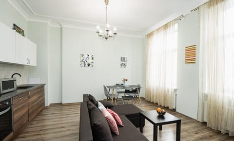 Living room, Dining area, kitchen