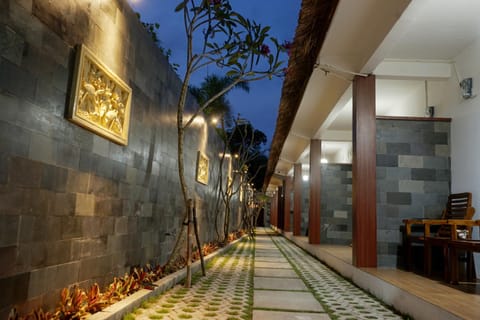 Facade/entrance, Neighbourhood, Balcony/Terrace