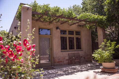 Patio, Facade/entrance