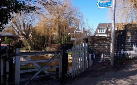 Semi Rural House - Stay 7 - Pet - Parking - Garden House in Wales