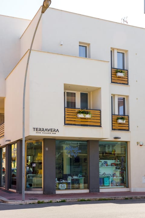 Property building, Facade/entrance, Property logo or sign