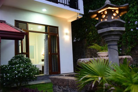 Property building, Day, Garden, Garden view