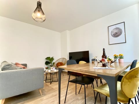 Living room, Dining area