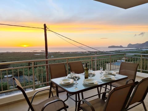 View (from property/room), Balcony/Terrace, Mountain view, Sea view, Sunset, Quiet street view