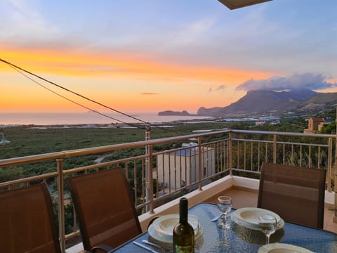 View (from property/room), Balcony/Terrace, Mountain view, Sea view, Sunset, Quiet street view, internet