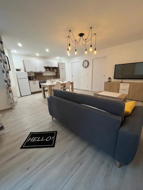 Kitchen or kitchenette, Living room