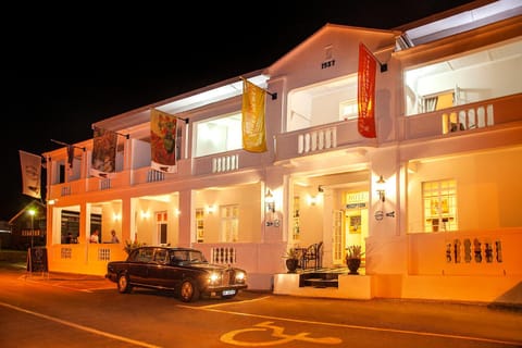 Facade/entrance