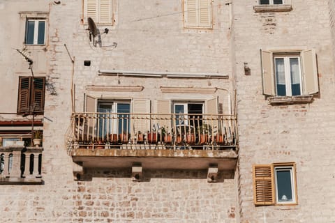 Property building, Balcony/Terrace