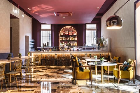 Restaurant/places to eat, Food and drinks