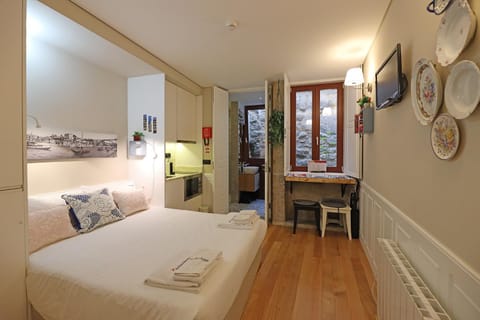 Bed, Bathroom, Kitchen or kitchenette
