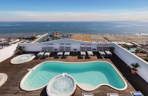 Balcony/Terrace, Sea view, Swimming pool