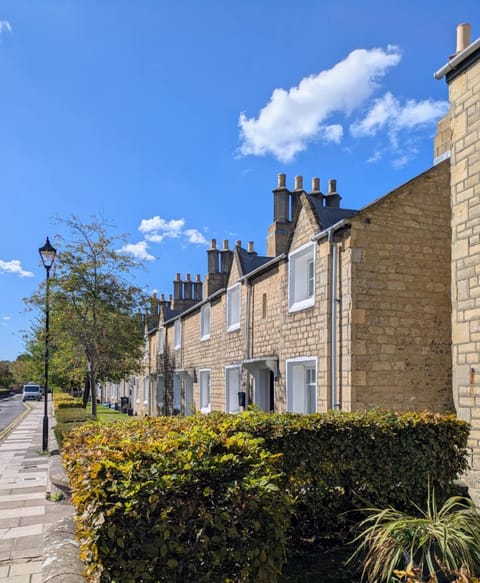 Converted Railway Cottage Apartment in Swindon