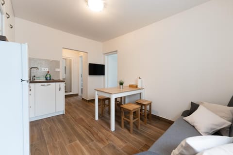 Kitchen or kitchenette, Living room, kitchen
