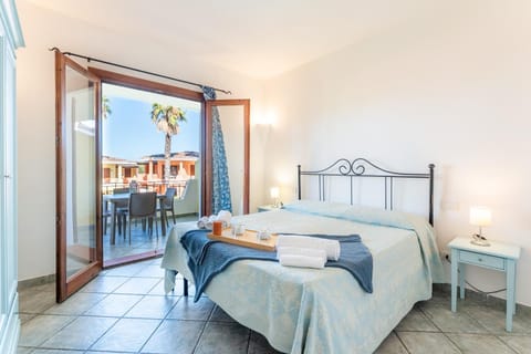 Bed, Balcony/Terrace, Bedroom