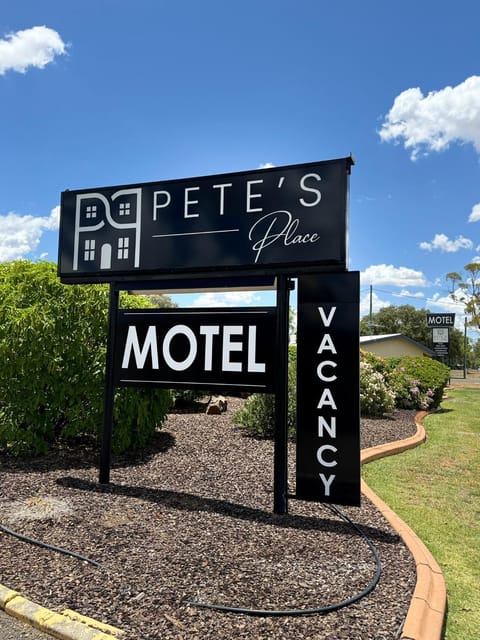 Property logo or sign, Garden