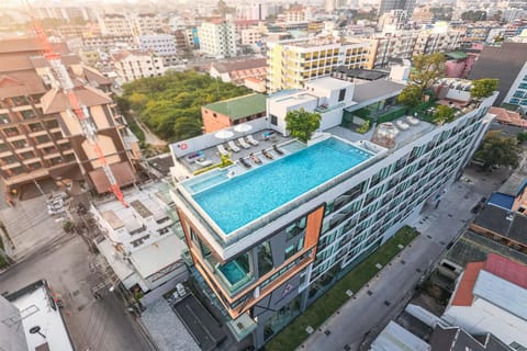 Property building, Bird's eye view, Pool view, Swimming pool