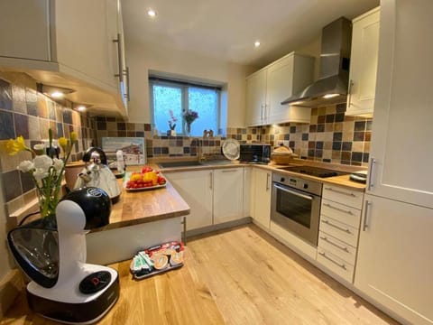 Coffee/tea facilities, pet friendly, kitchen