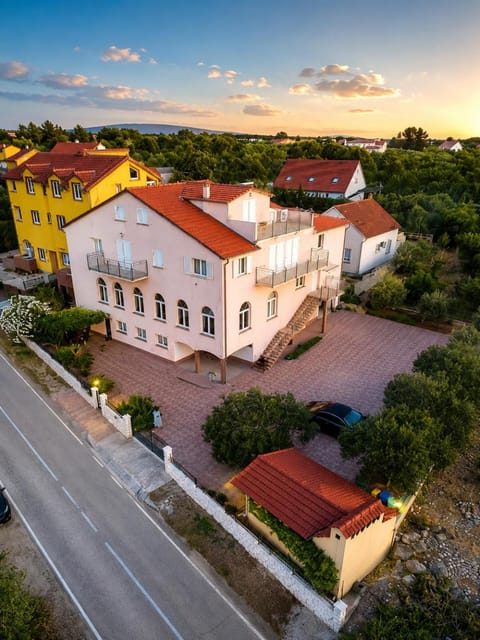 Natural landscape, Bird's eye view, Location