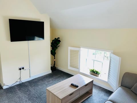 Hodge Bower Holidays - Ironbridge, Squires Apartment in Telford