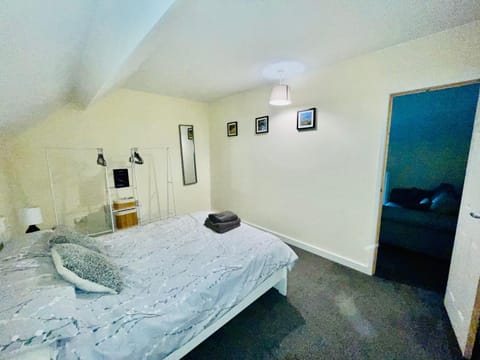 Hodge Bower Holidays - Ironbridge, Squires Apartment in Telford