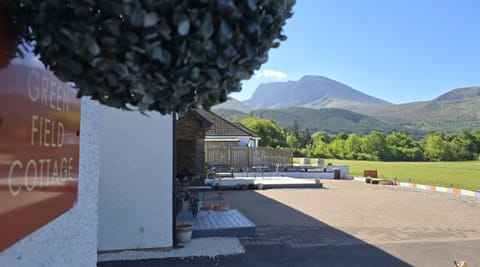 Green Field Cottage at Ardenvale Self Catering House in Scotland