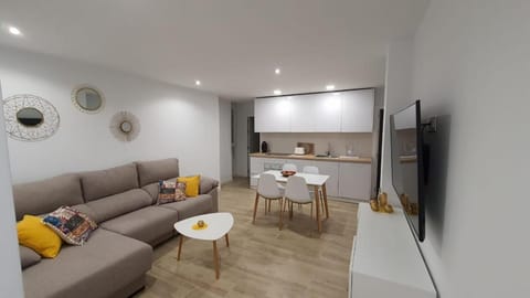 TV and multimedia, Kitchen or kitchenette, Living room, Dining area
