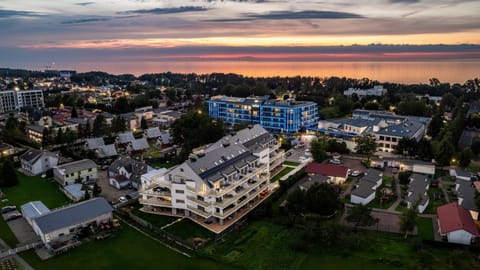 Property building, Neighbourhood, Location